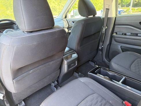 Certified 2024 Nissan Pathfinder SV w/ SV Premium Package FWD image 21
