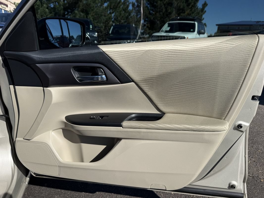 Used 2015 Honda Accord LX image 21