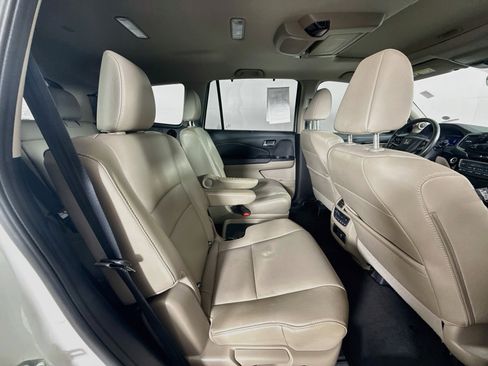 Used 2019 Honda Pilot Touring image 38