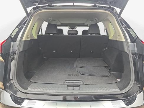 Used 2025 Nissan Rogue SV w/ SV Premium Package FWD image 30