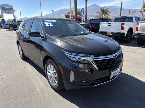 Used 2022 Chevrolet Equinox LT w/ LPO, Cargo Package FWD image 2