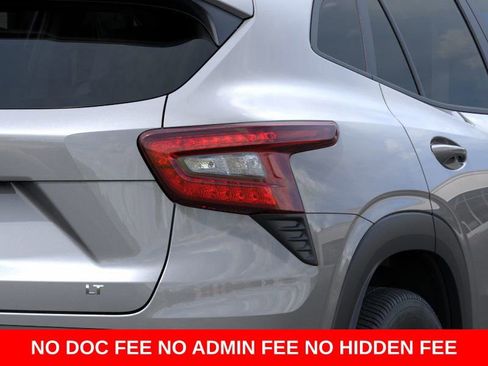 Used 2025 Chevrolet Trax LT w/ LT Convenience Package FWD image 34