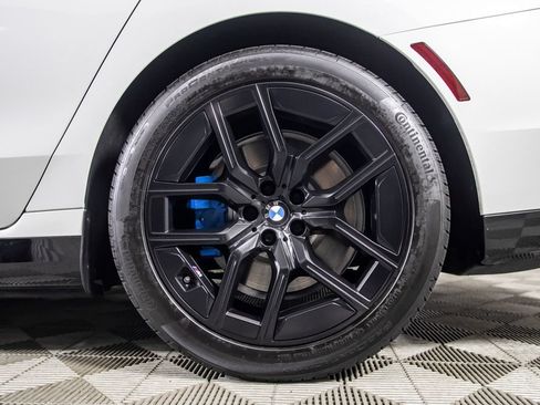 Used 2023 BMW i7 xDrive60 AWD/4WD image 45