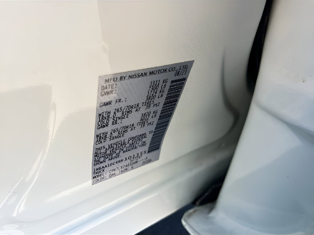 Used 2024 Nissan Titan SV AWD/4WD image 20