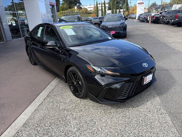 Certified 2025 Toyota Camry SE FWD image 9