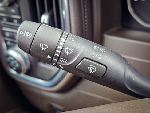 Certified 2022 GMC Sierra 3500 Denali image 25