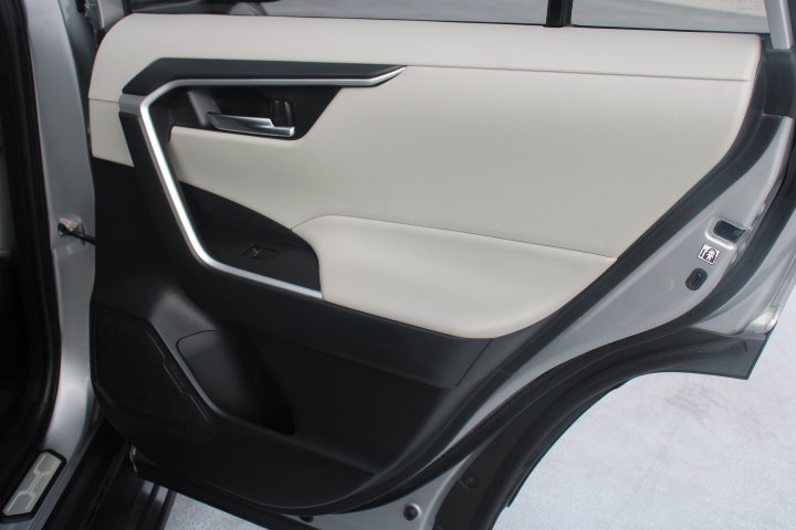 Used 2019 Toyota RAV4 XLE Premium w/ All Weather Liner Package FWD image 19