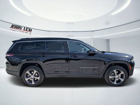 New 2026 Jeep Grand Cherokee L Limited w/ Luxury Tech Group II AWD/4WD image 2