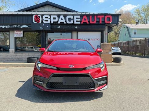 Used 2021 Toyota Corolla SE w/ Carpet Mat Package (TMS) image 2