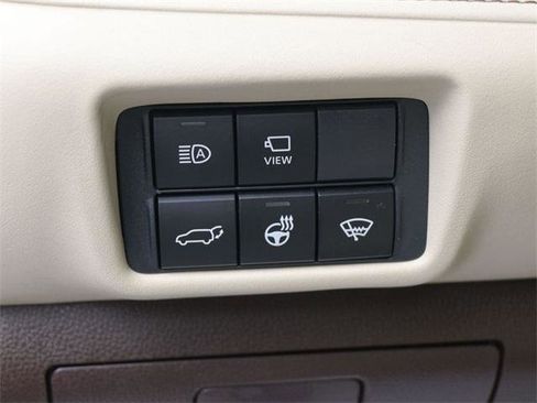 Certified 2021 Toyota Highlander Platinum image 18