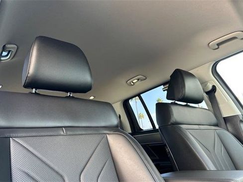 Certified 2025 Hyundai Santa Fe SEL image 19