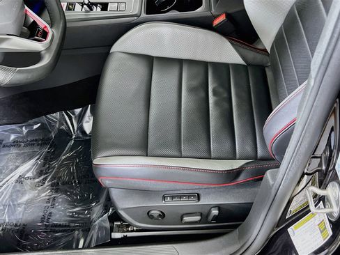 Used 2022 Volkswagen GTI SE w/ SE Leather Package image 19