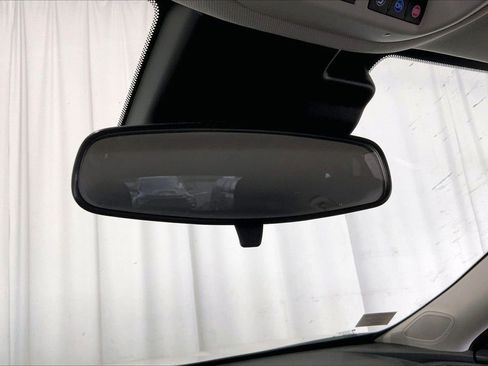 Used 2025 Chevrolet Trax LS w/ LS Convenience Package FWD image 17