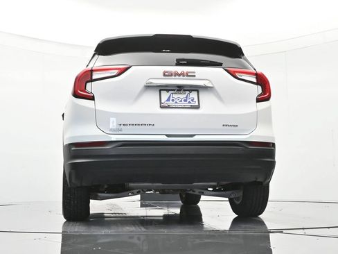 Used 2024 GMC Terrain SLE AWD/4WD image 40