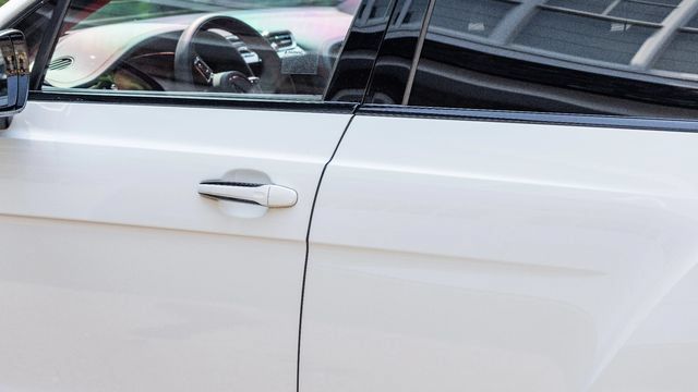 Used 2023 Bentley Bentayga AWD/4WD image 24