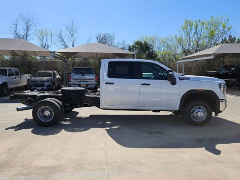 New 2026 GMC Sierra 3500 Pro w/ Convenience Package image 2
