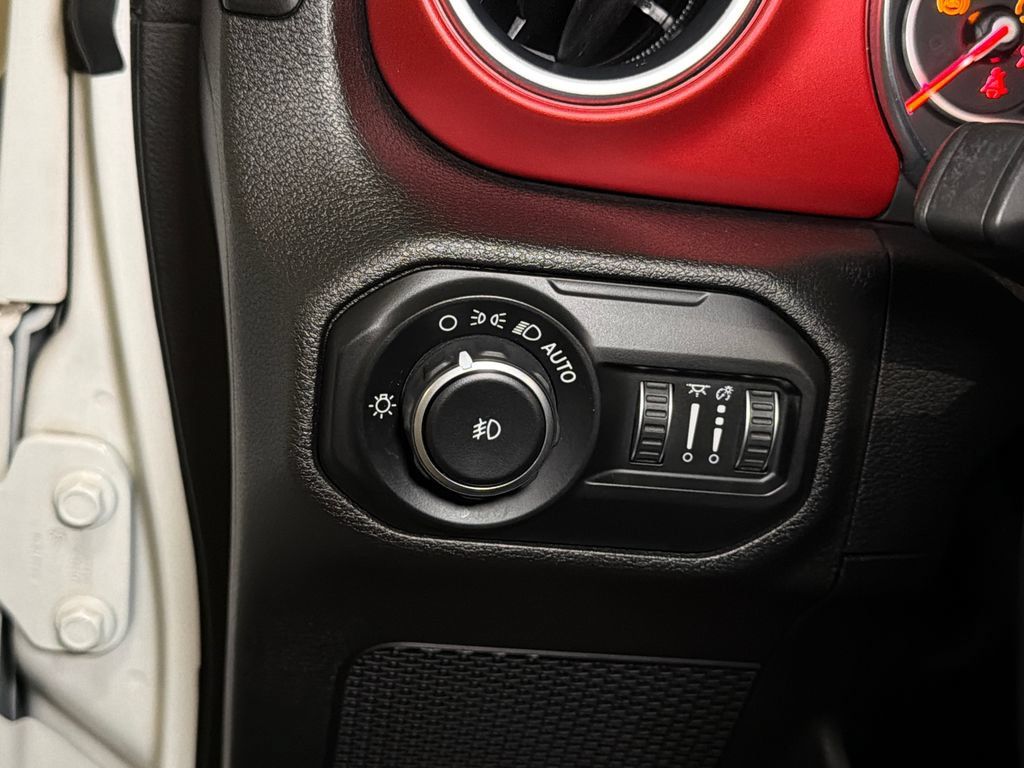 Used 2021 Jeep Wrangler Unlimited Rubicon AWD/4WD image 19