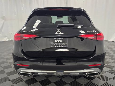Used 2025 Mercedes-Benz GLC 300 4MATIC image 5