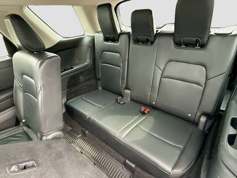 Used 2023 Nissan Pathfinder SL AWD/4WD image 30