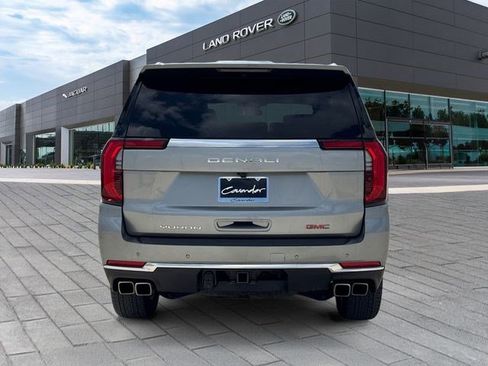 Used 2025 GMC Yukon Denali AWD/4WD image 4