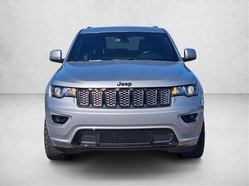 Used 2021 Jeep Grand Cherokee Laredo X RWD image 2