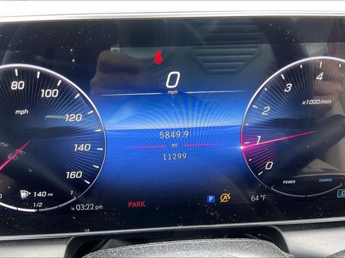 Used 2023 Mercedes-Benz GLC 300 4MATIC image 3