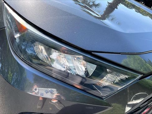 Used 2019 Toyota RAV4 LE AWD/4WD image 27