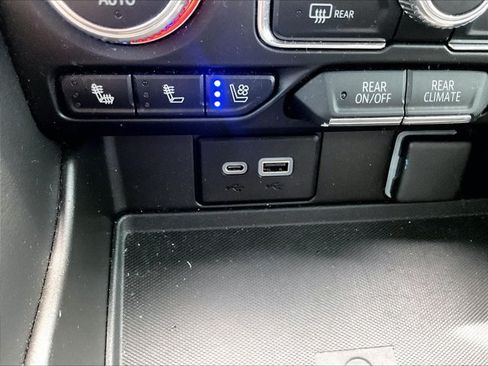 Used 2022 GMC Yukon AT4 AWD/4WD image 26