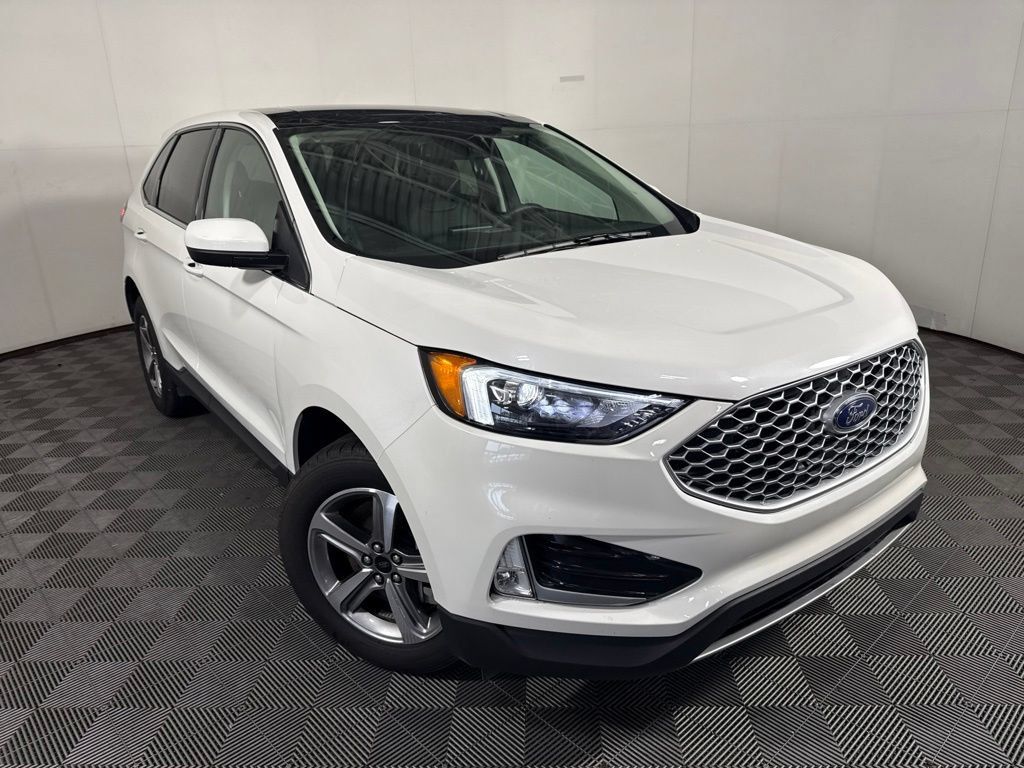 Used 2024 Ford Edge SEL w/ Convenience Package AWD/4WD image 2