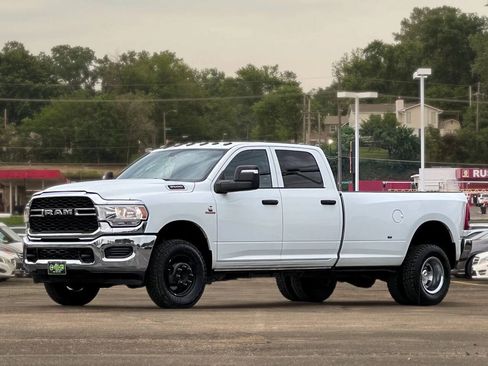 Used 2024 RAM 3500 Tradesman w/ Chrome Appearance Group AWD/4WD image 3