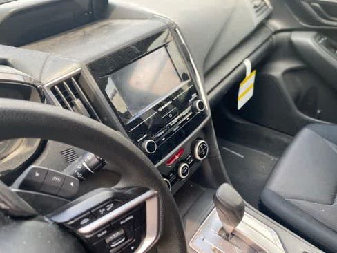 Used 2023 Subaru Crosstrek 2.0i AWD/4WD image 32