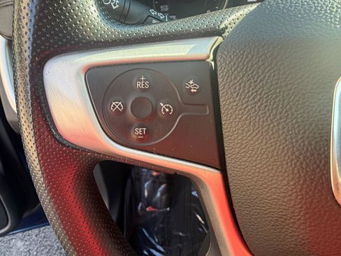 Used 2022 GMC Terrain SLE w/ Driver Convenience Package AWD/4WD image 27
