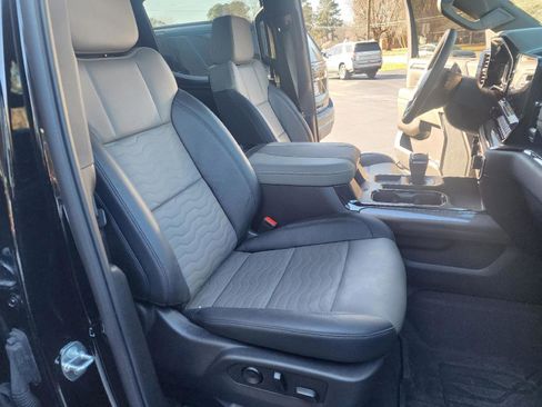 Used 2023 Chevrolet Silverado 1500 ZR2 w/ Technology Package image 12