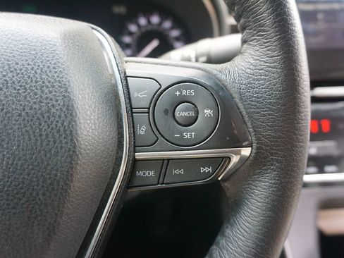 Used 2021 Toyota Avalon XLE FWD image 9