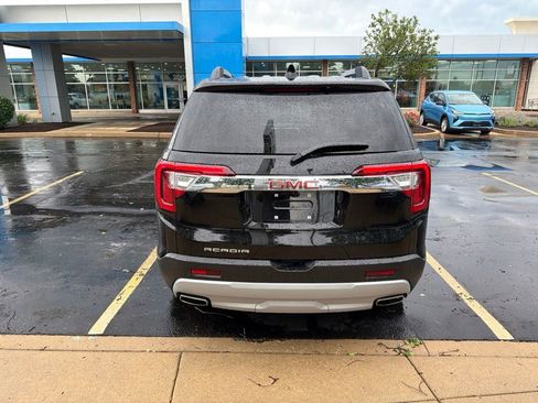 Used 2023 GMC Acadia SLE w/ Driver Convenience Package FWD image 4