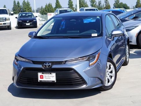 Used 2025 Toyota Corolla LE FWD image 5