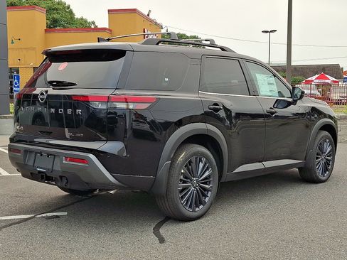 New 2026 Nissan Pathfinder SL w/ SL Premium Package AWD/4WD image 4