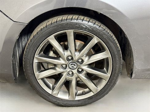 Used 2018 MAZDA MAZDA3 Touring image 28