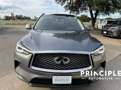 Used 2020 INFINITI QX50 Luxe w/ Navigation Package FWD image 3