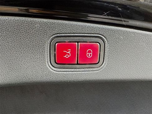 Used 2020 Mercedes-Benz E 450 Coupe image 23