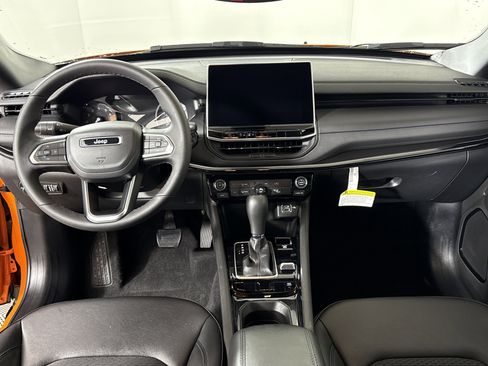 New 2026 Jeep Compass Latitude image 15