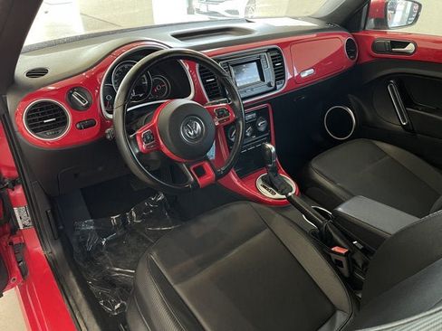 Used 2018 Volkswagen Beetle 2.0T SE FWD image 12