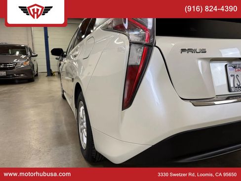 Used 2016 Toyota Prius Three image 15