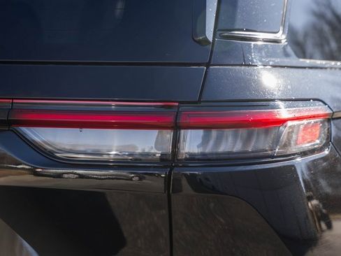 Used 2025 Jeep Grand Cherokee Altitude image 7