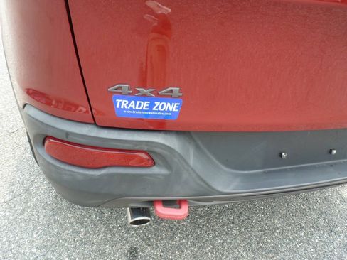 Used 2014 Jeep Cherokee Trailhawk w/ Comfort/Convenience Group AWD/4WD image 9