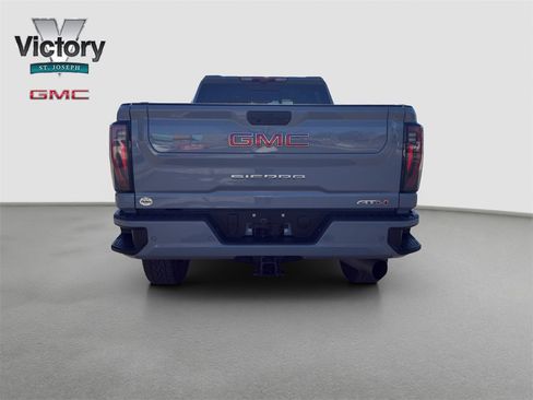 Used 2025 GMC Sierra 2500 AT4 w/ AT4 Premium Plus Package image 14