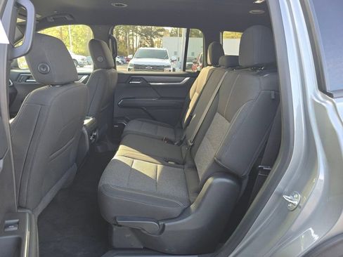 Used 2025 GMC Acadia Elevation image 25