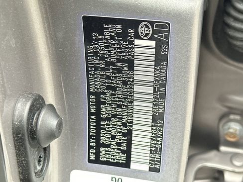 Used 2014 Toyota Corolla LE image 28