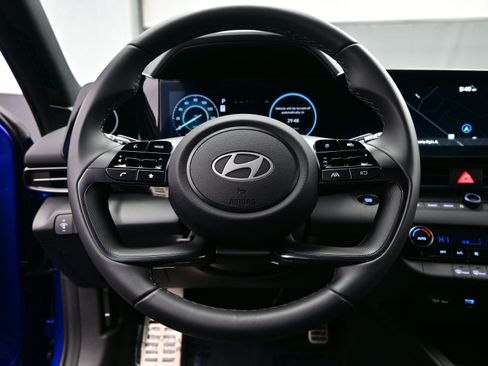 Certified 2025 Hyundai Elantra SEL image 22