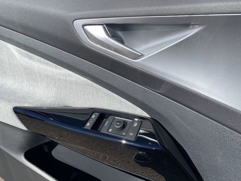 New 2026 Volkswagen ID.4 Pro image 17